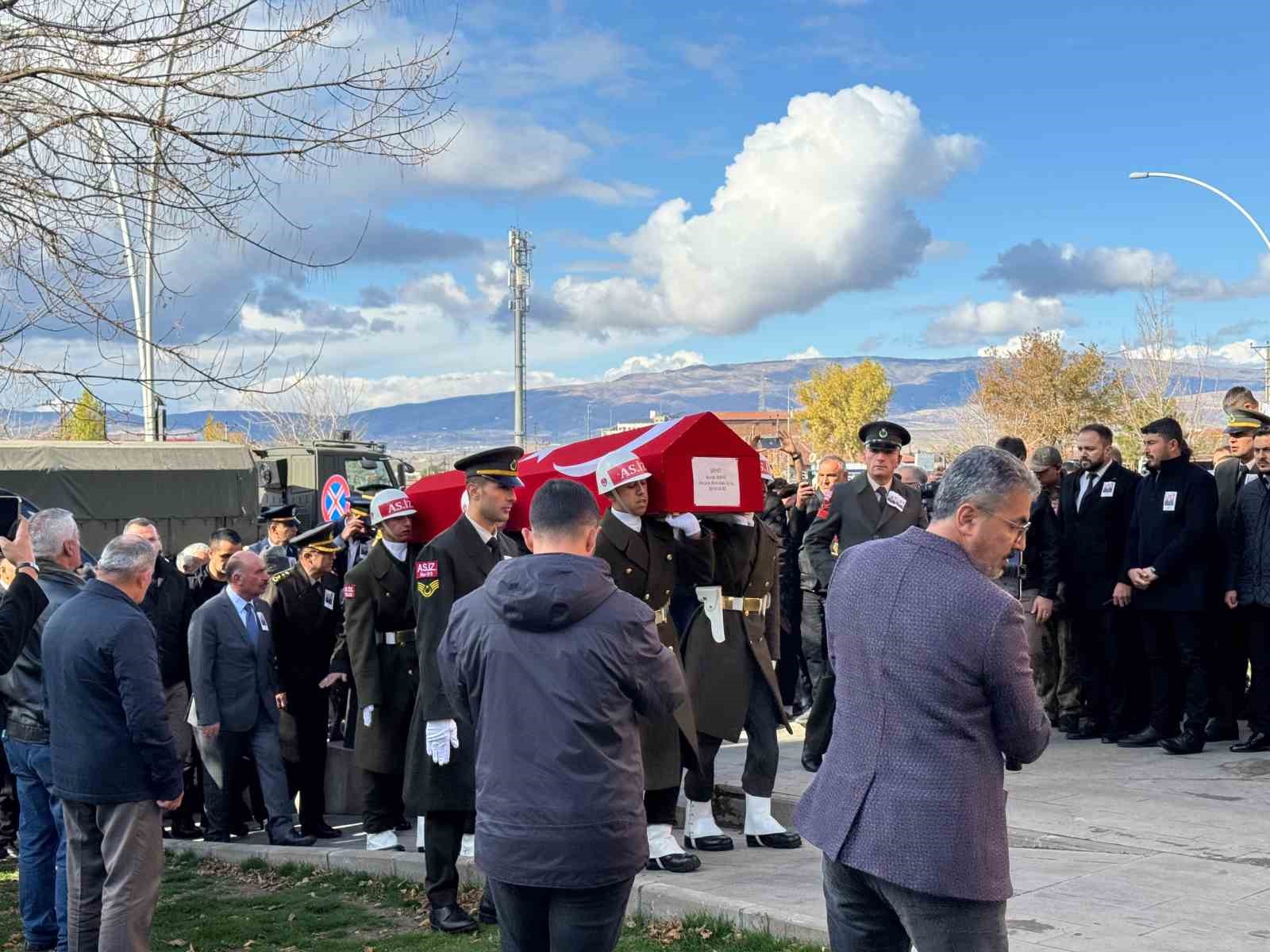 corumlu-sehit-son-yolculuguna-ugurlandi