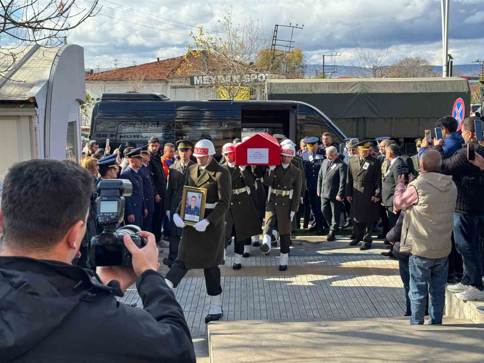 corumlu-sehit-son-yolculuguna-ugurlandi