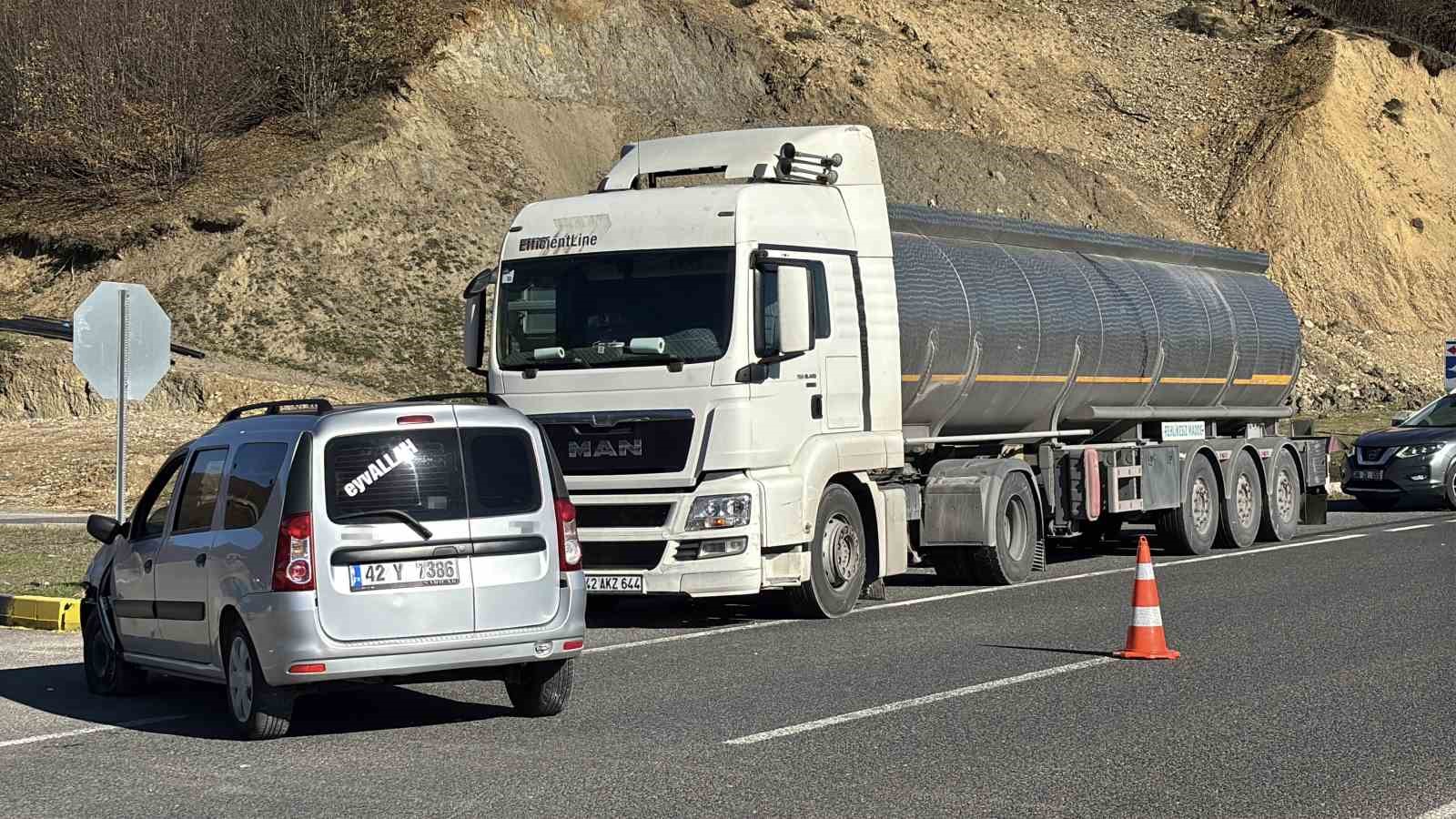 d-100de-tirin-onune-kattigi-arac-hasar-aldi