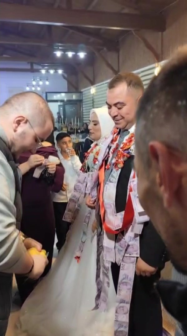damada-saka-yapip-taki-yerine-ayva-hediye-ettiler