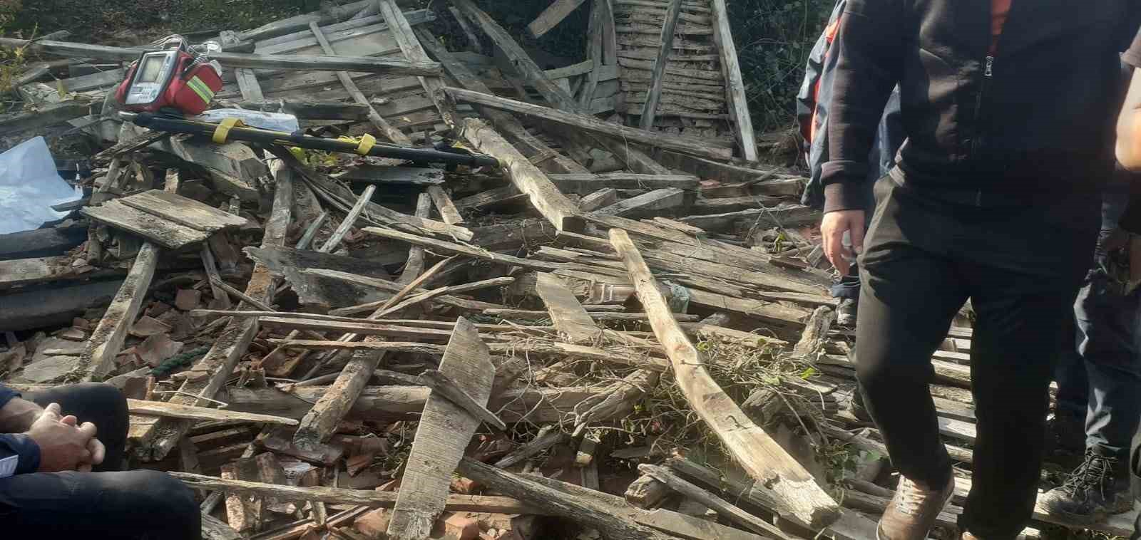 duzcede-ahsap-yapi-coktu-1-olu