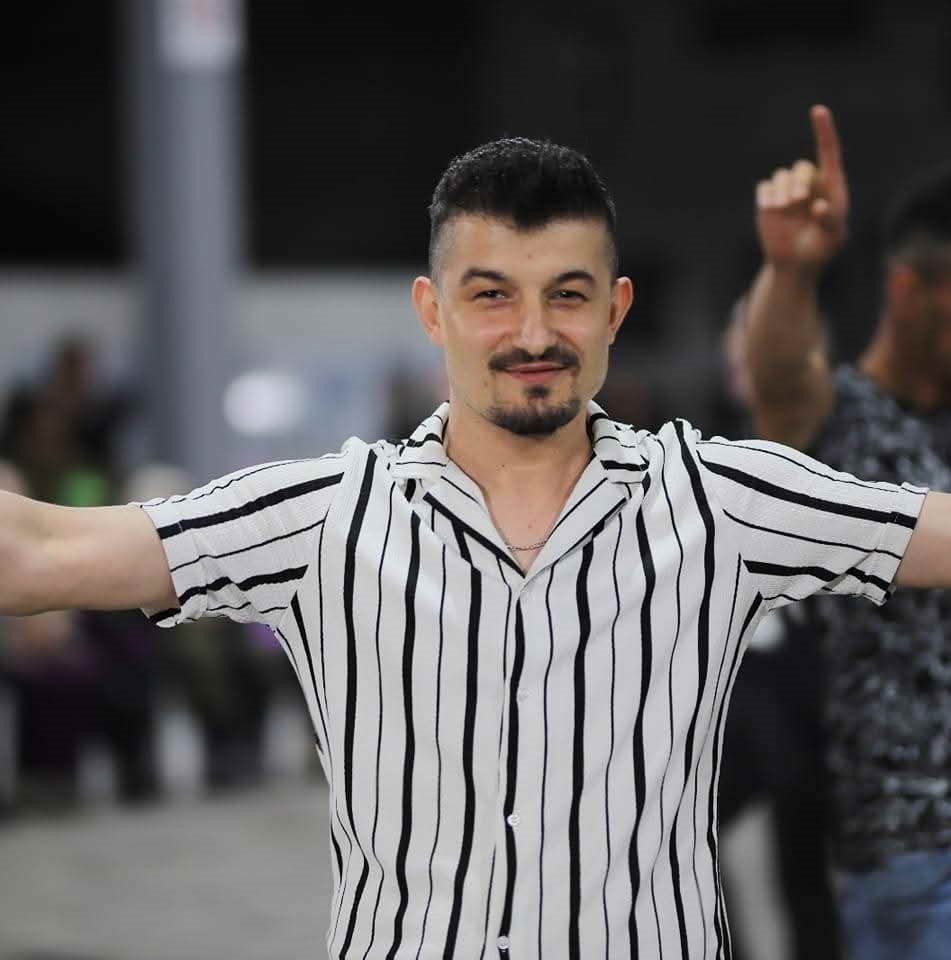 eski-polis-av-tufegi-ile-katliam-yapti-2-olu-2-yarali