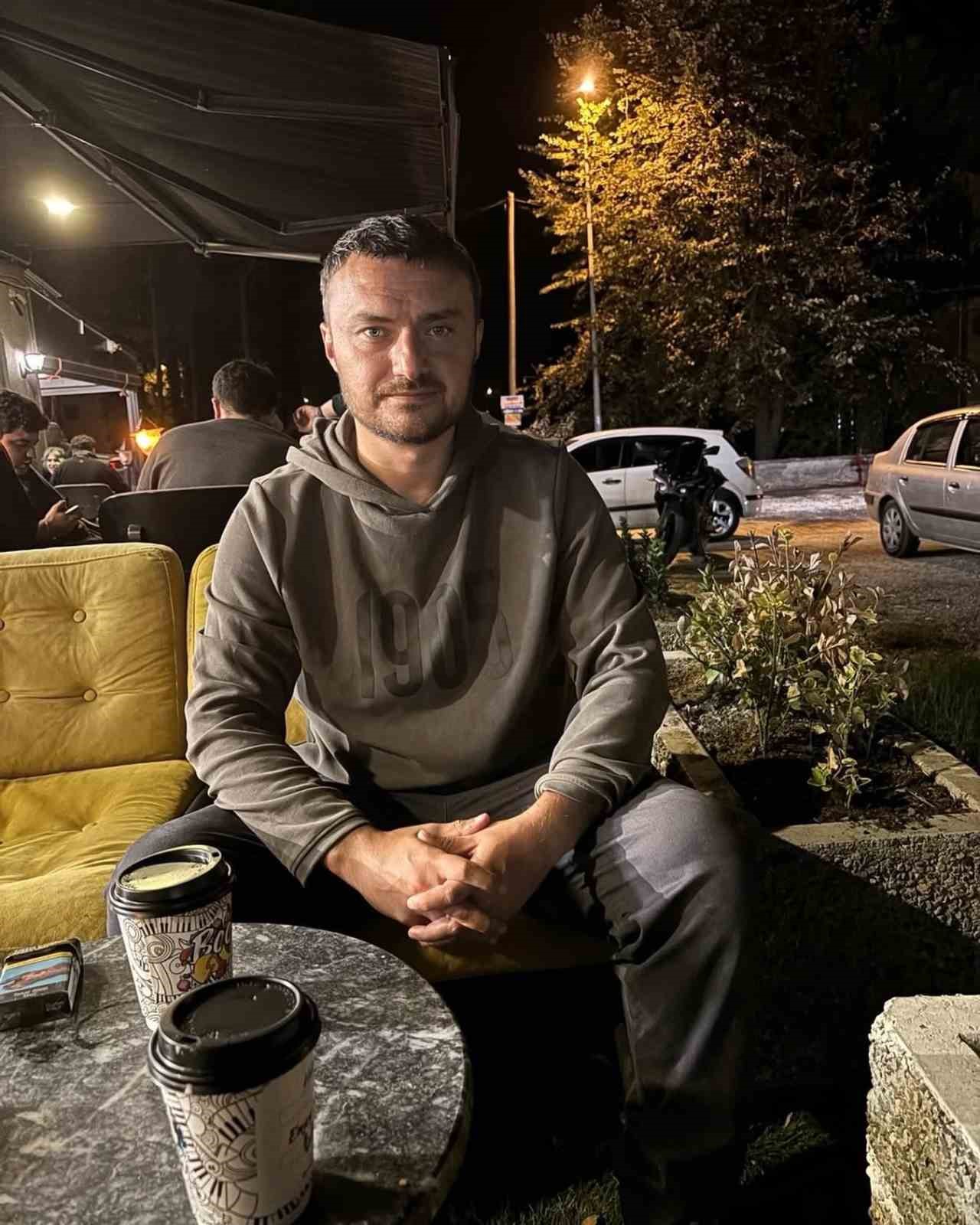 eski-polis-av-tufegi-ile-katliam-yapti-2-olu-2-yarali