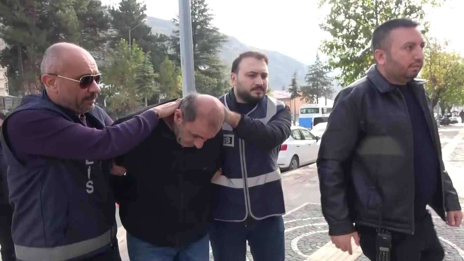 evinde-olu-bulunmustu-cinayeti-8-ay-sonra-dna-ornegi-aydinlatti