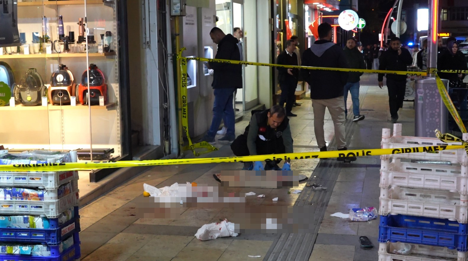 gumushanede-bosanma-asamasindaki-esi-tarafindan-bicaklanan-kadin-yaralandi