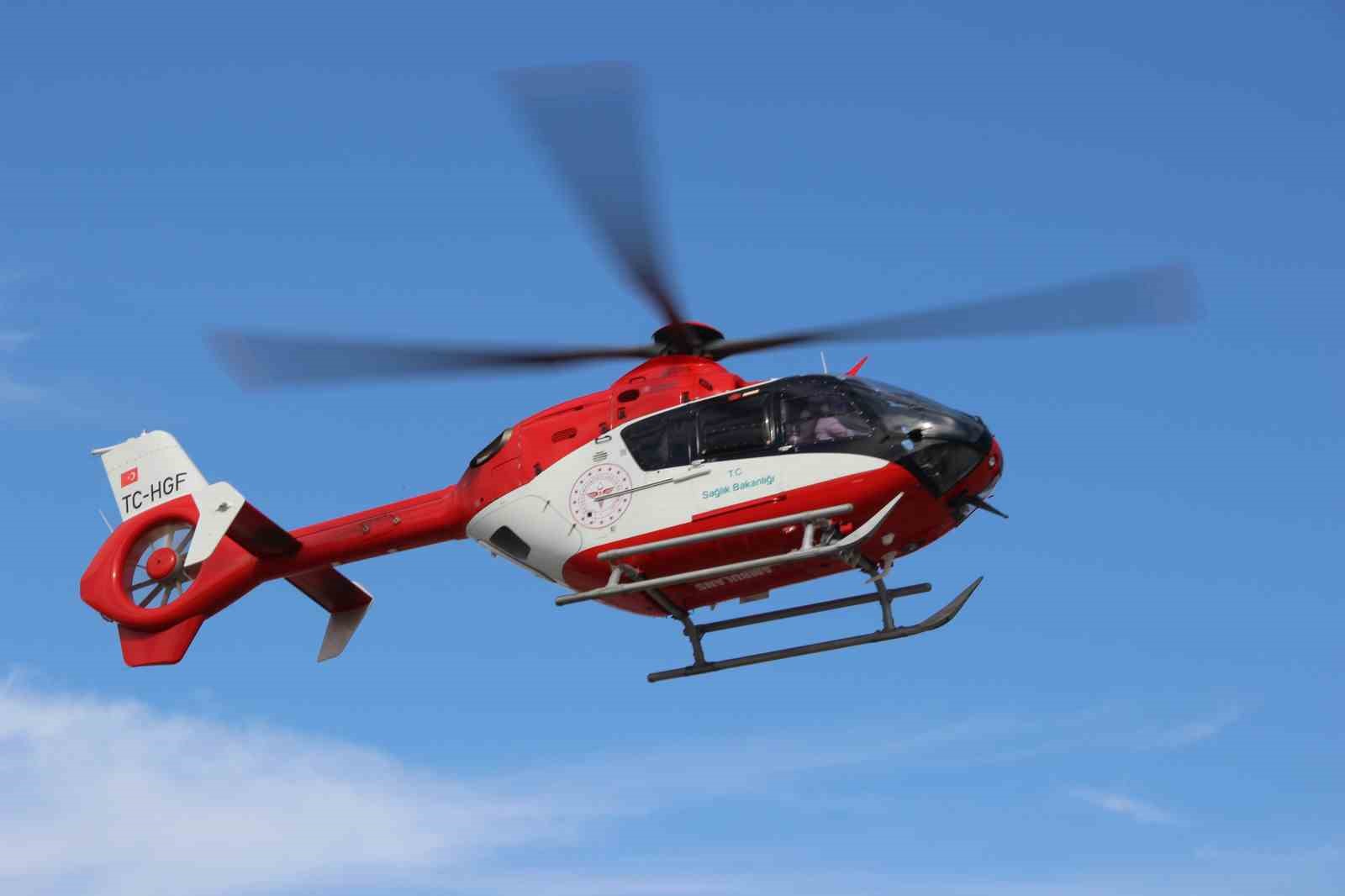 helikopter-ambulans-motosiklet-kazasinda-agir-yaralanan-cocuk-icin-havalandi