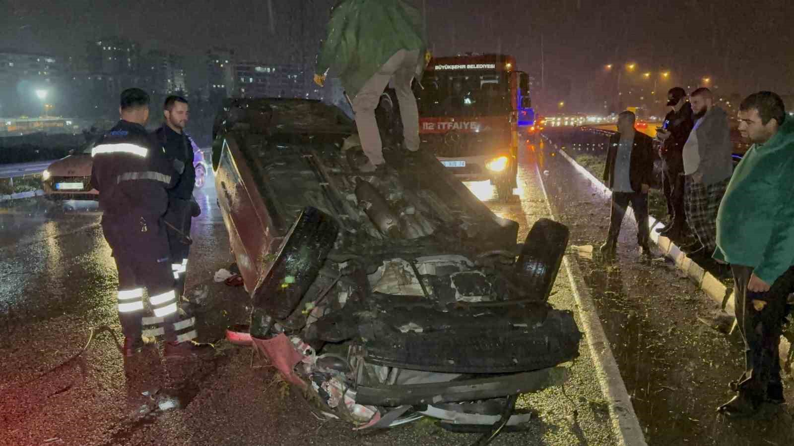 hurdaya-donen-aractan-yara-almadan-ciktilar