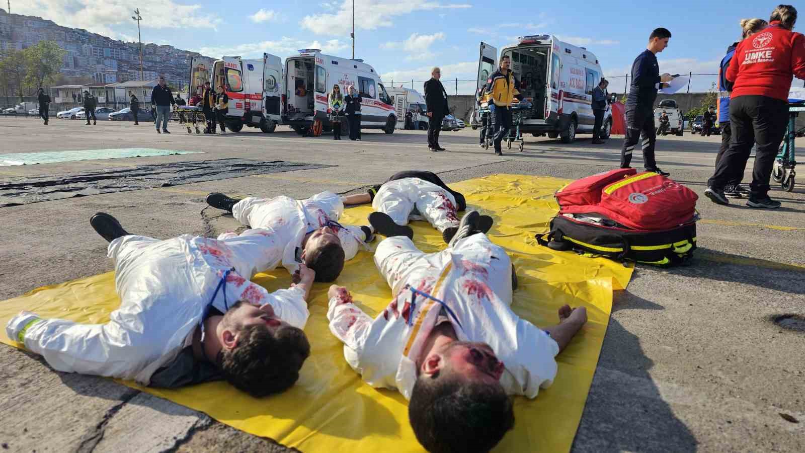 iki-yil-once-gemi-facialarinin-yasandigi-zonguldakta-gemi-kazasi-tatbikati-duzenlendi