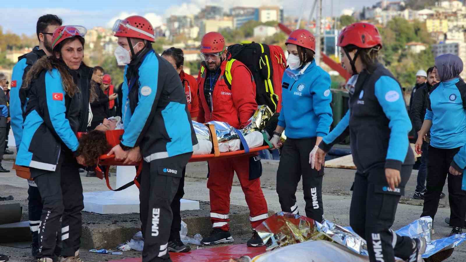 iki-yil-once-gemi-facialarinin-yasandigi-zonguldakta-gemi-kazasi-tatbikati-duzenlendi