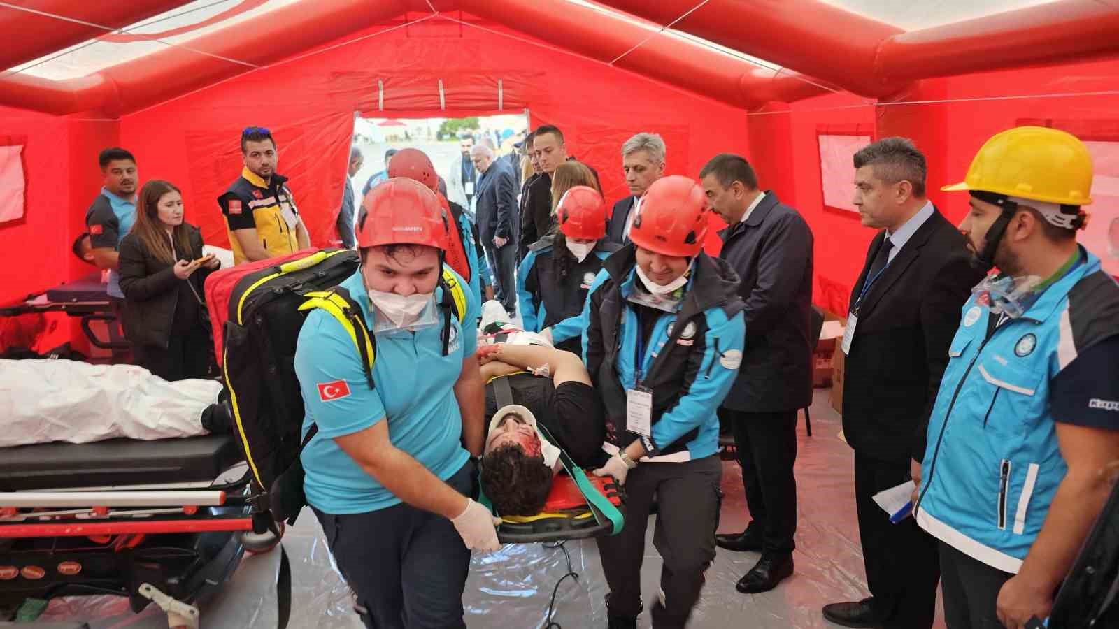 iki-yil-once-gemi-facialarinin-yasandigi-zonguldakta-gemi-kazasi-tatbikati-duzenlendi