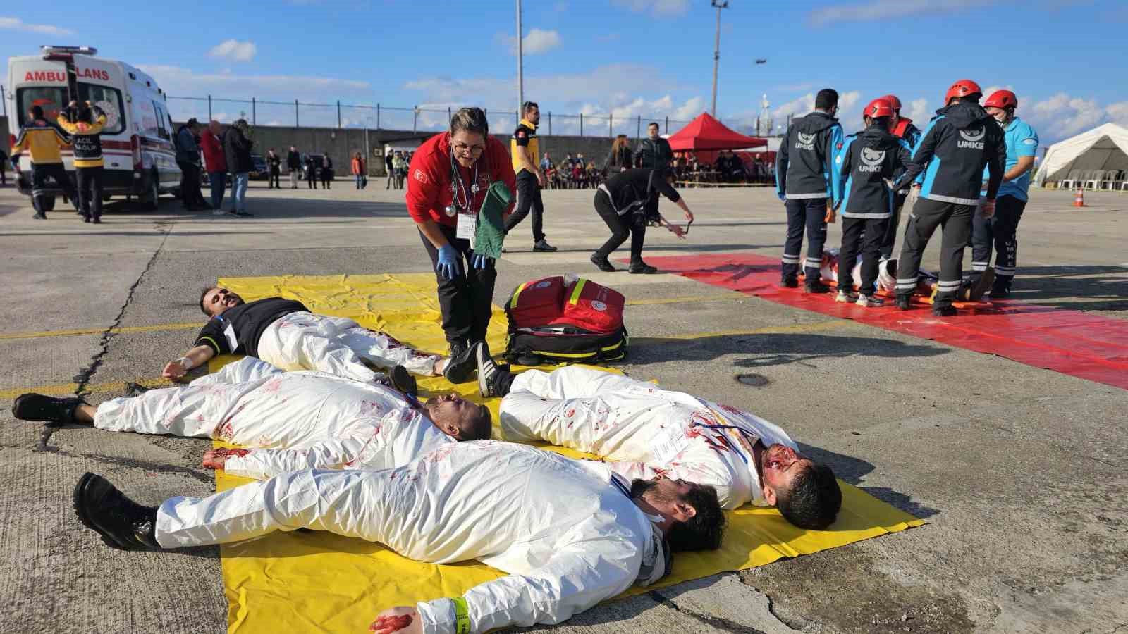 iki-yil-once-gemi-facialarinin-yasandigi-zonguldakta-gemi-kazasi-tatbikati-duzenlendi