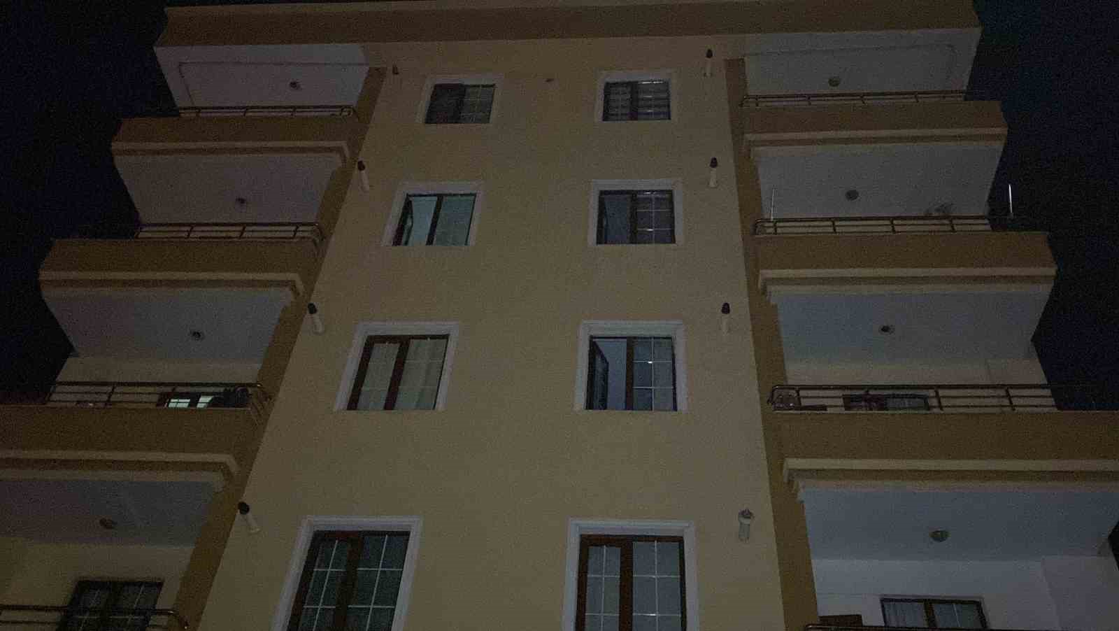 ilaclama-yapilan-apartmandaki-7-kisi-hastanelik-oldu