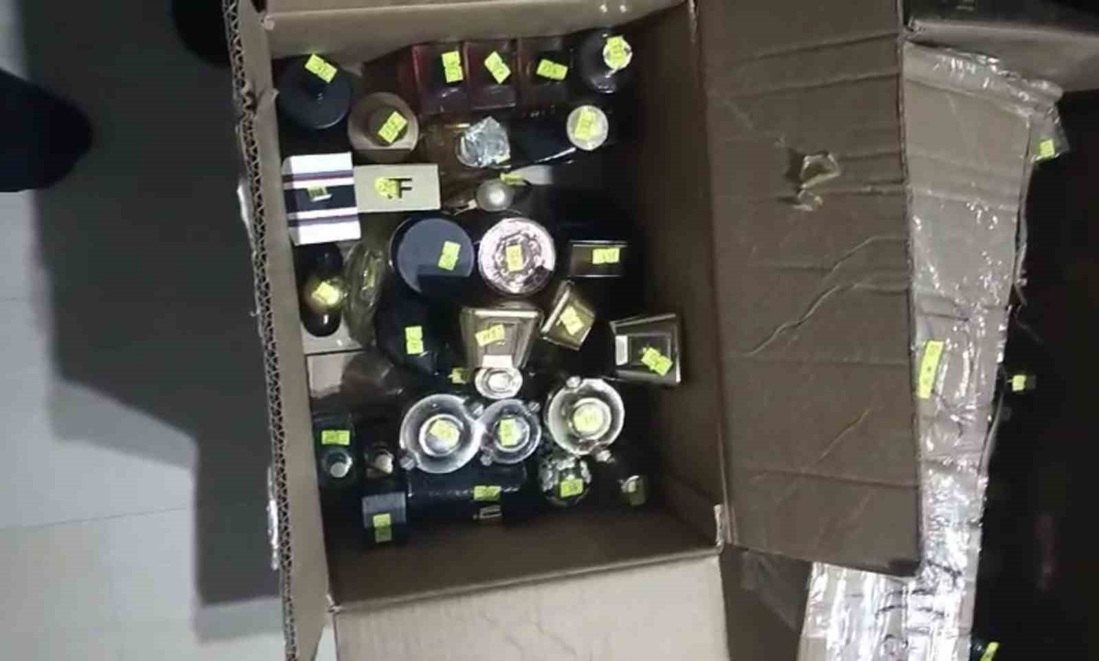 jandarma-320-adet-gumruk-kacagi-parfum-ele-gecirdi