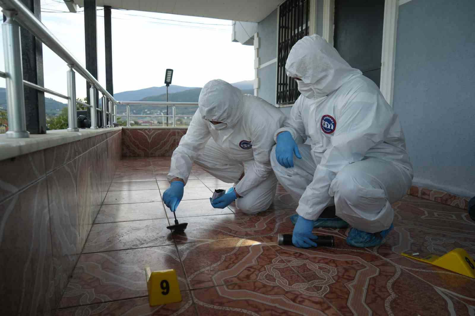 jandarma-yerli-parmak-izi-sistemi-ile-gecmis-olaylari-aydinlatiyor