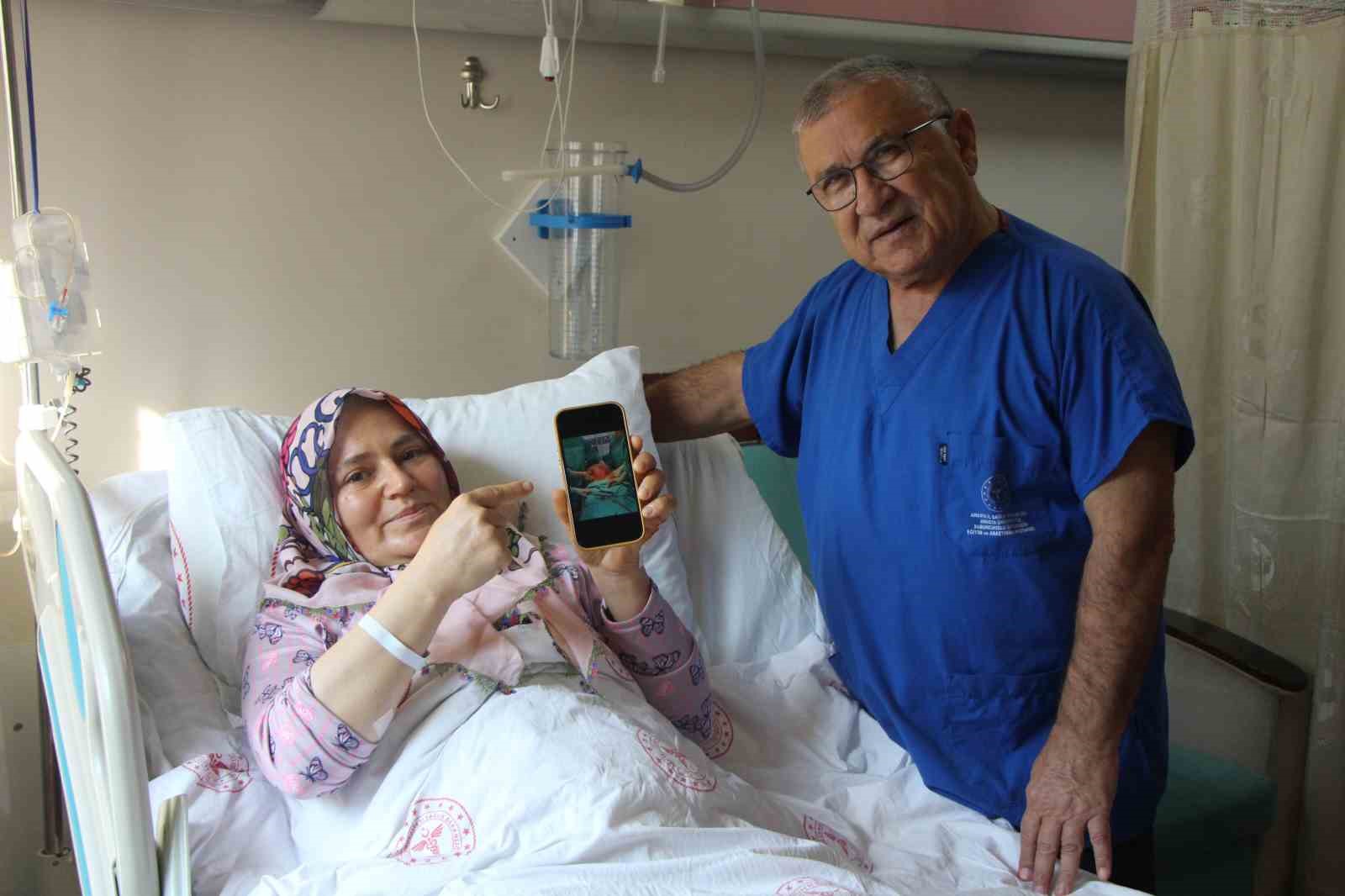 karni-2-ayda-9-aylik-hamile-gibi-buyuyen-kadinin-icinden-karpuz-kadar-kitle-cikarildi