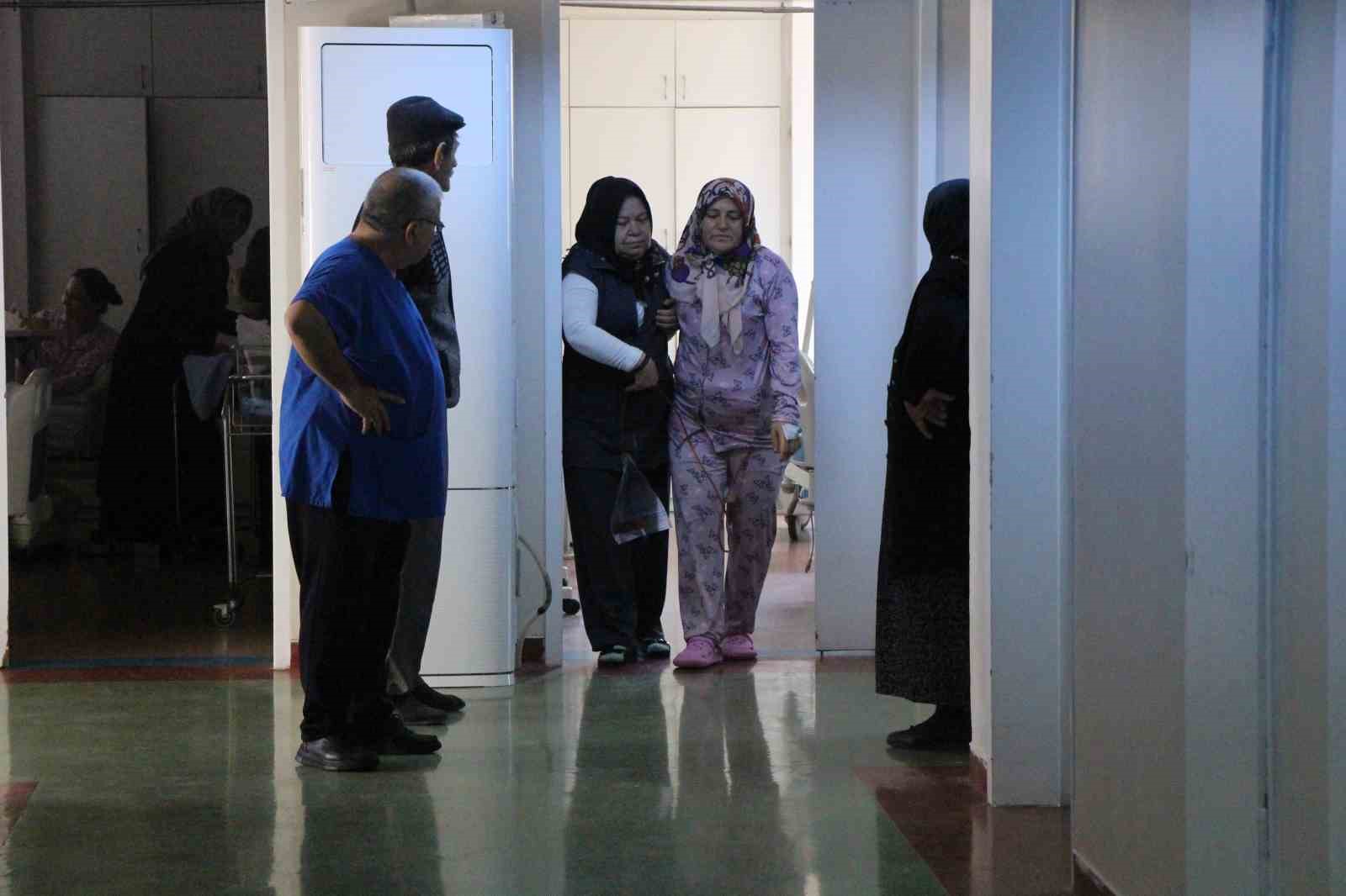 karni-2-ayda-9-aylik-hamile-gibi-buyuyen-kadinin-icinden-karpuz-kadar-kitle-cikarildi