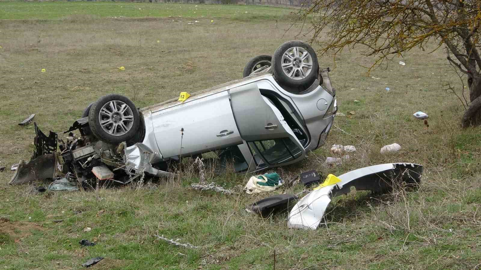 kastamonuda-feci-kaza-takla-atan-otomobildeki-iki-kardes-oldu