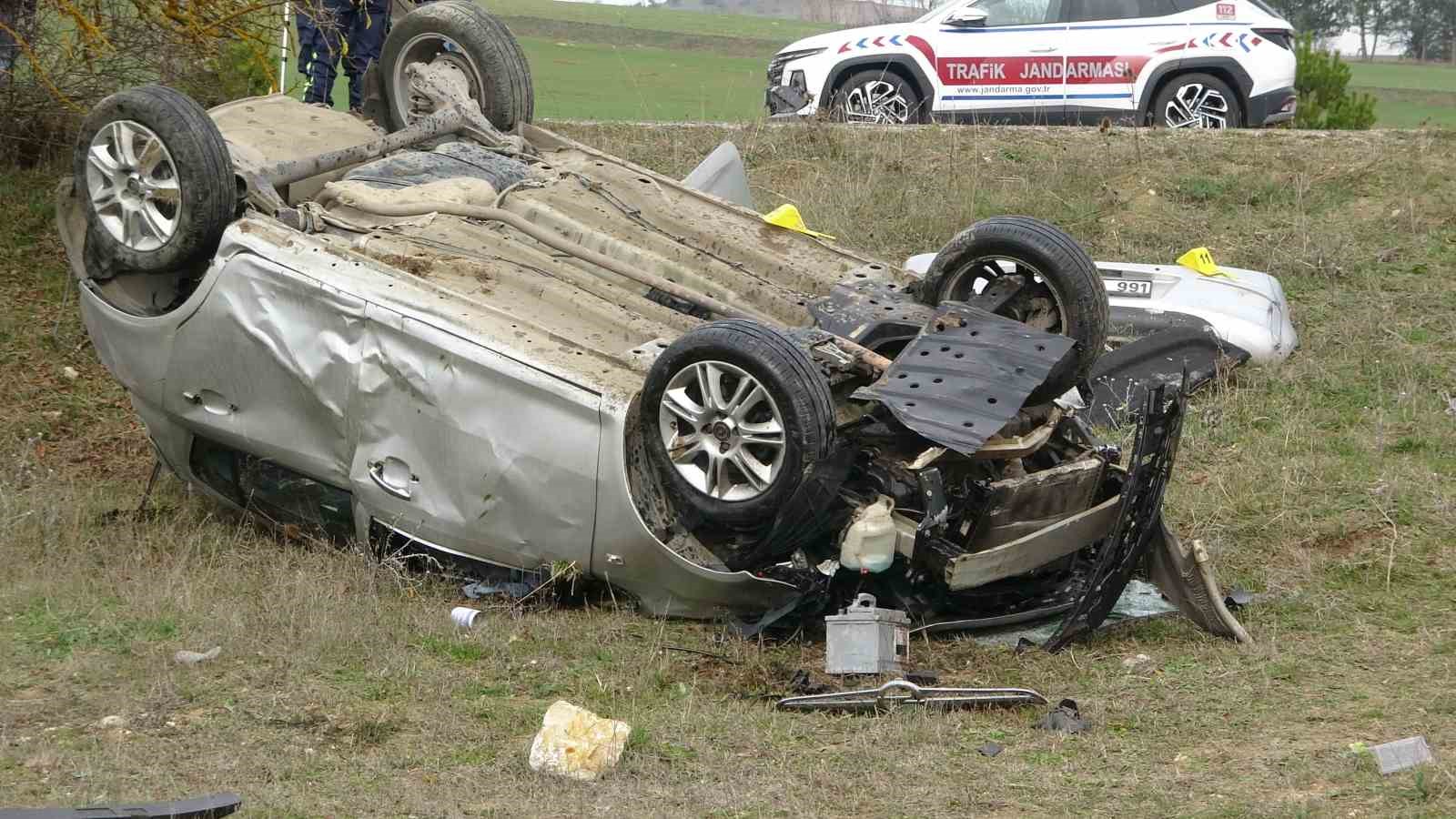 kastamonuda-feci-kaza-takla-atan-otomobildeki-iki-kardes-oldu