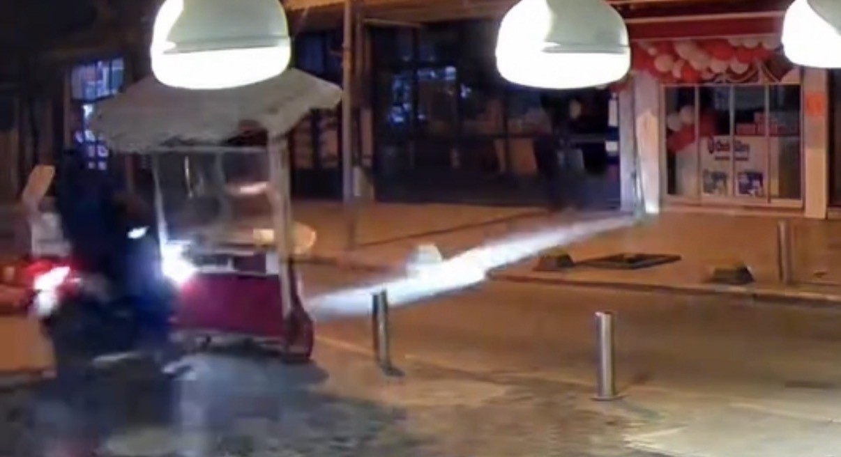 kayganlasan-yolda-otomobil-paramparca-oldu-2-yarali