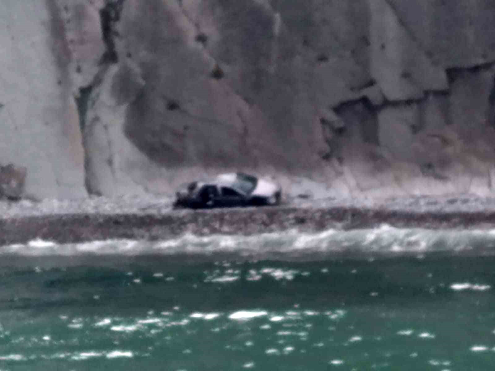 kayip-imamin-cesedi-ucurumdan-yuvarlanmis-aracinda-bulundu