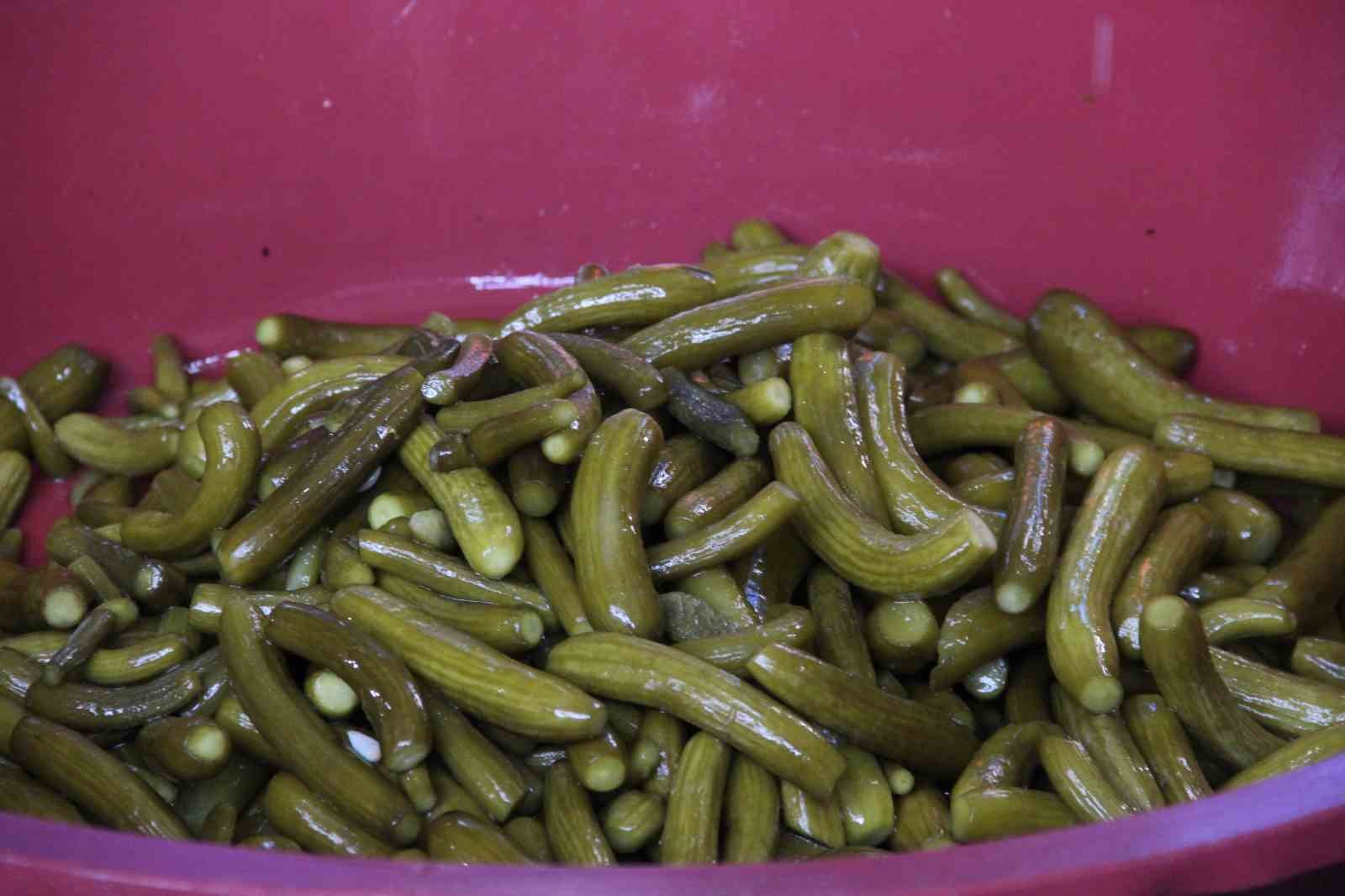 kis-mevsiminin-vazgecilmezi-tursu-tezgahlari-suslemeye-basladi