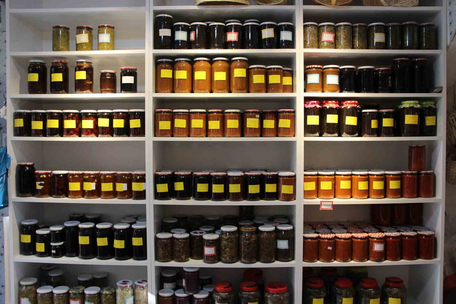 kis-mevsiminin-vazgecilmezi-tursu-tezgahlari-suslemeye-basladi