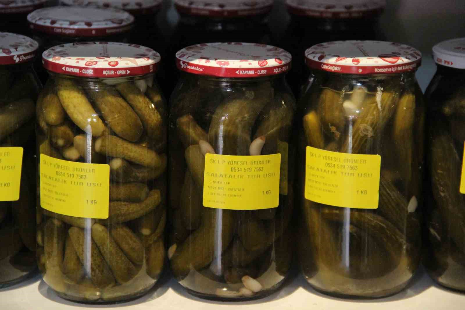 kis-mevsiminin-vazgecilmezi-tursu-tezgahlari-suslemeye-basladi