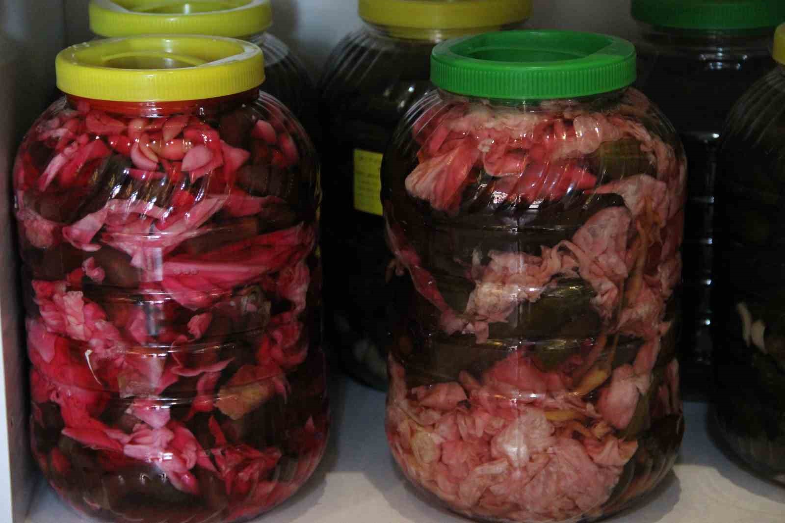 kis-mevsiminin-vazgecilmezi-tursu-tezgahlari-suslemeye-basladi