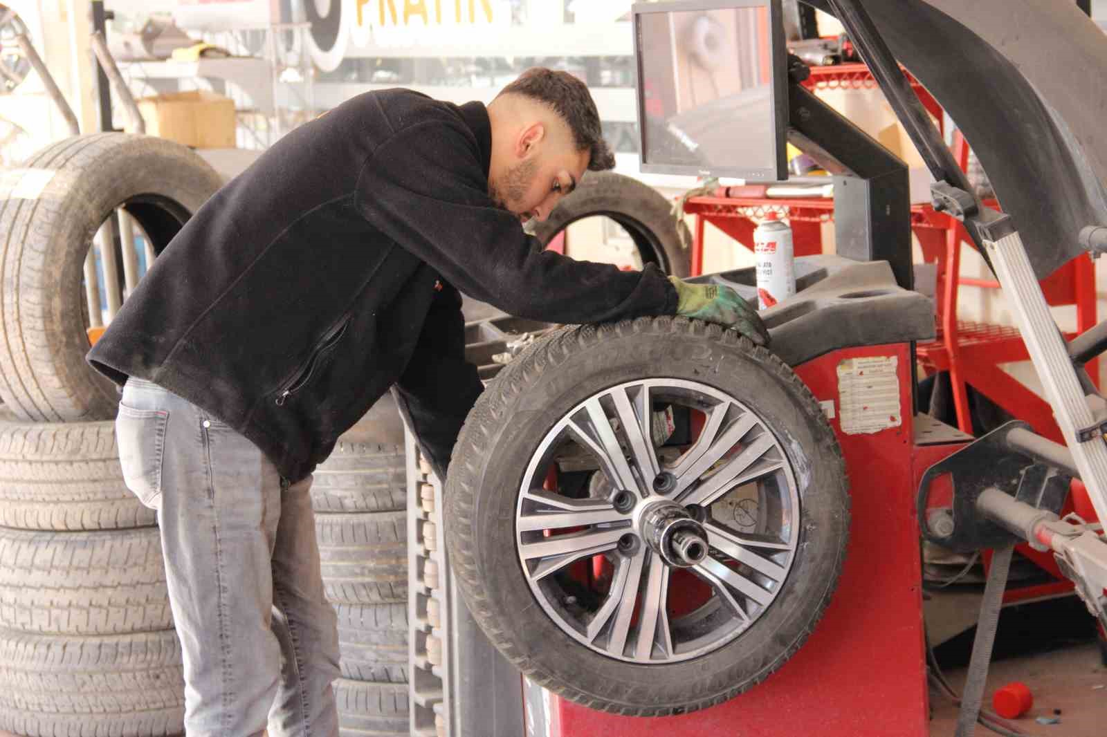 lastikcilerin-kis-lastigi-mesaisi-erken-basladi