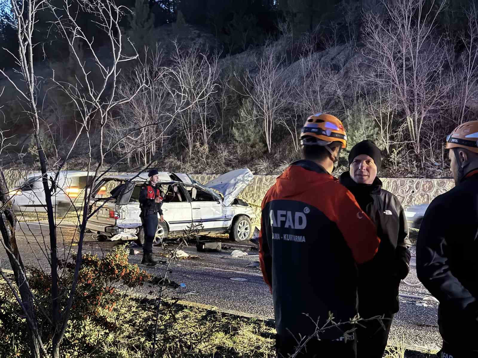 mantar-toplama-donusu-feci-kaza-2-olu-7-yarali