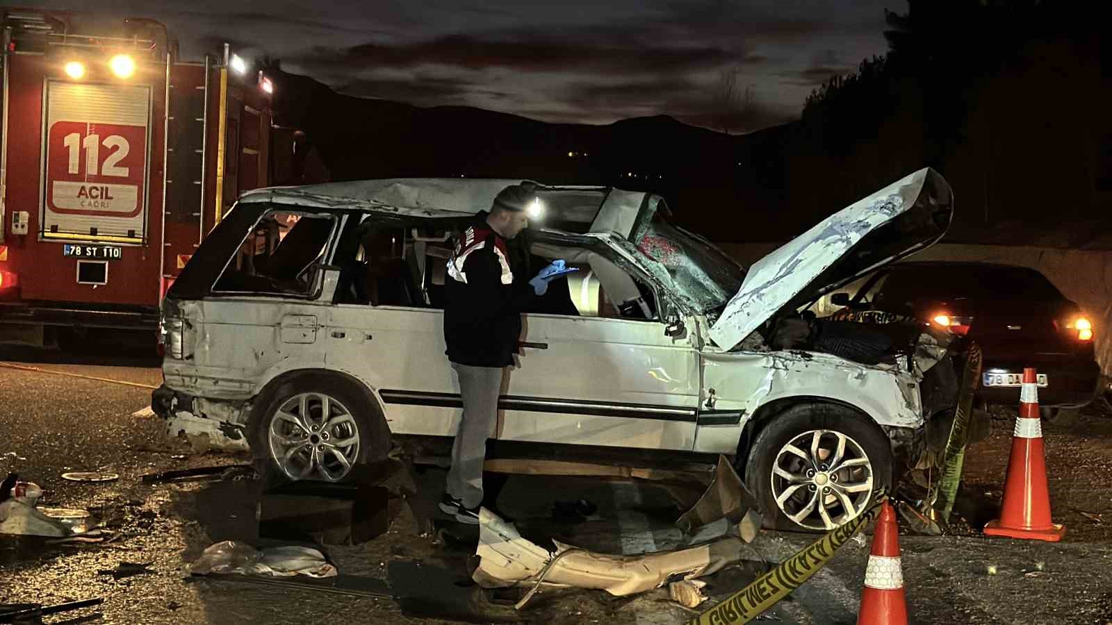 mantar-toplama-donusu-feci-kaza-2-olu-7-yarali