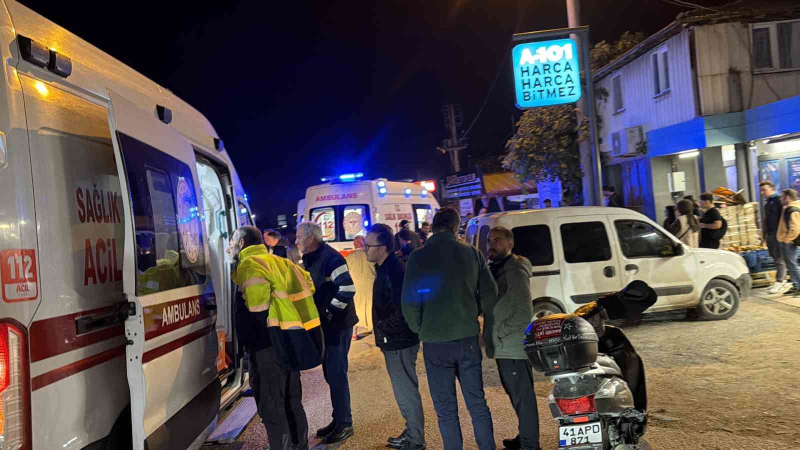 motosiklet-yolun-karsisina-gecmeye-calisan-adama-carpti-3-yarali