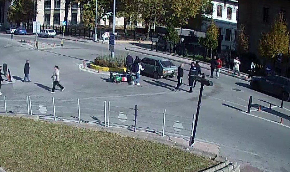 motosikletli-havada-takla-atti-ilk-yaptigi-sey-firlayan-ayakkabisini-giymek-oldu