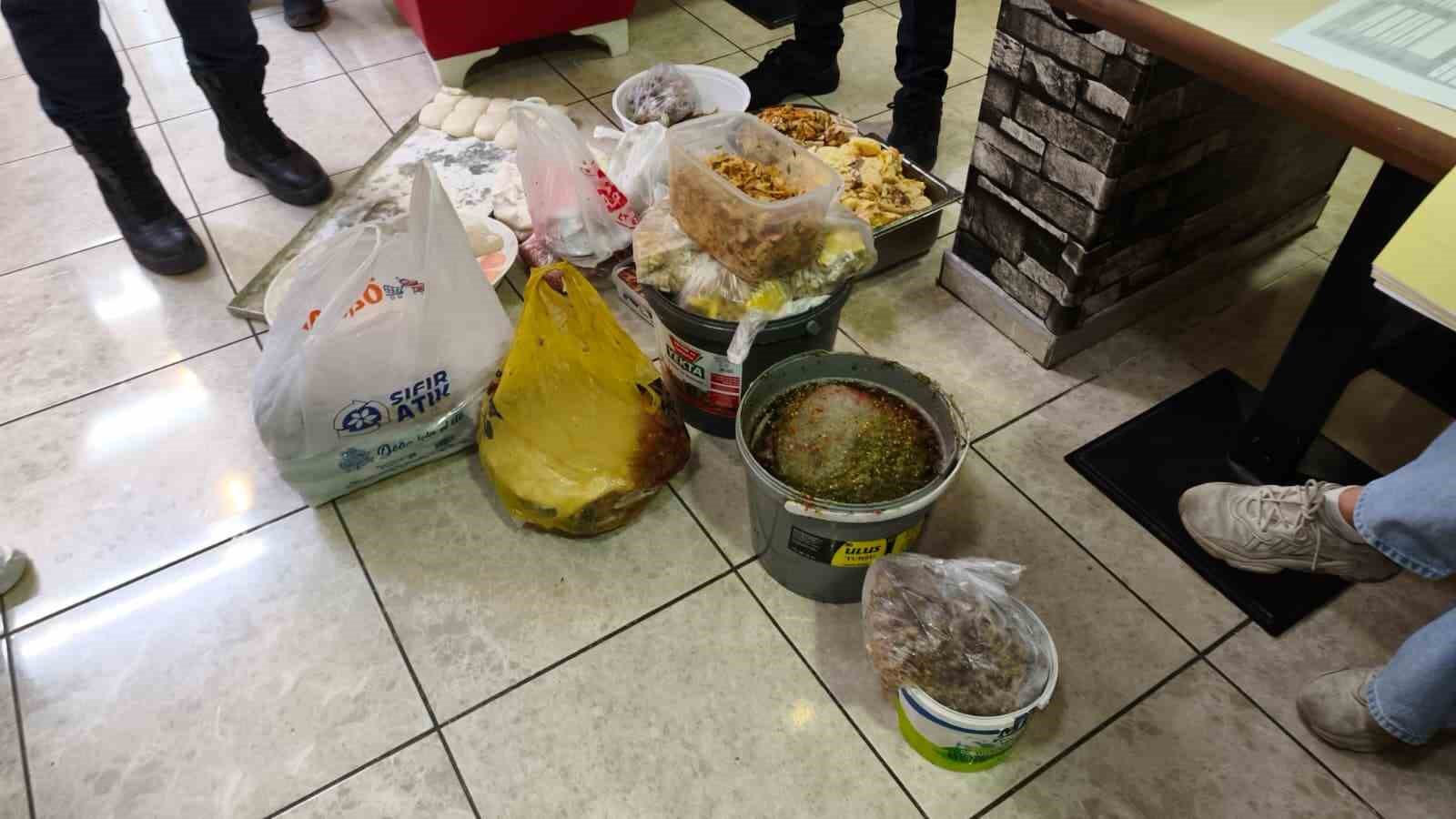 muhurlu-pidecinin-gizli-bolmesi-gundem-oldu