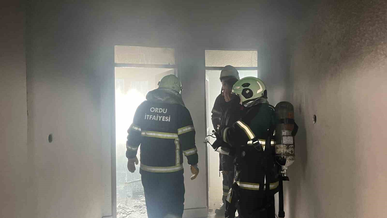 orduda-metruk-evde-yangin