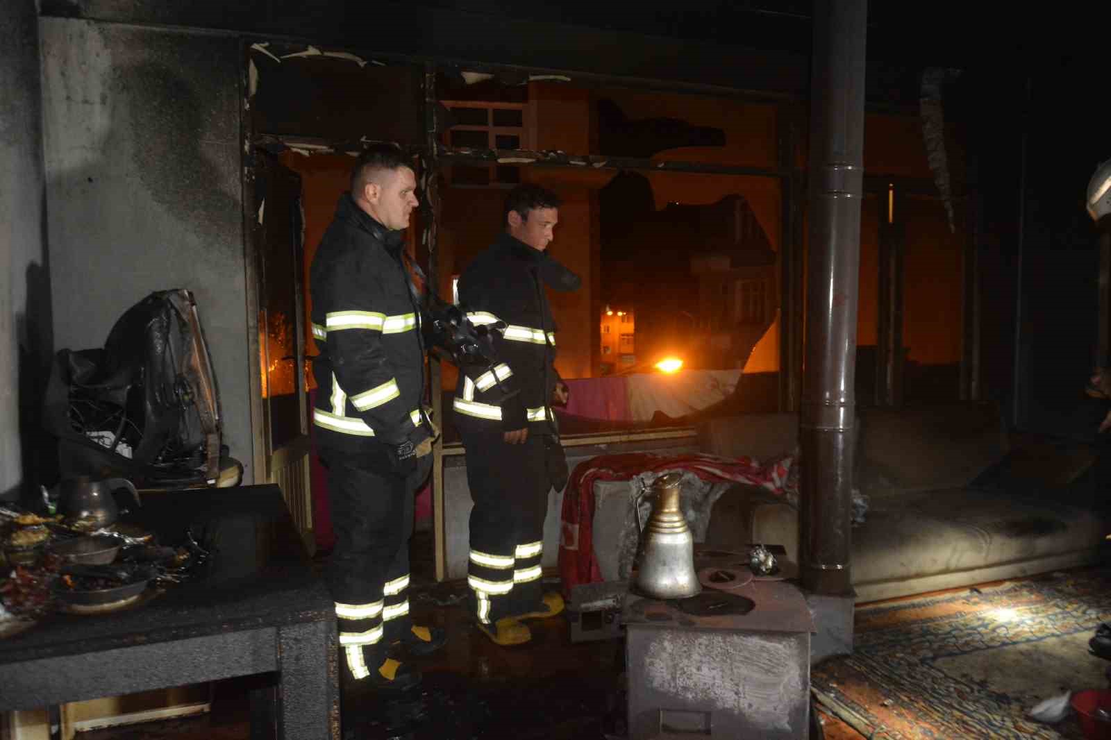 orduda-sobadan-cikan-yanginda-anne-ve-oglu-yaralandi