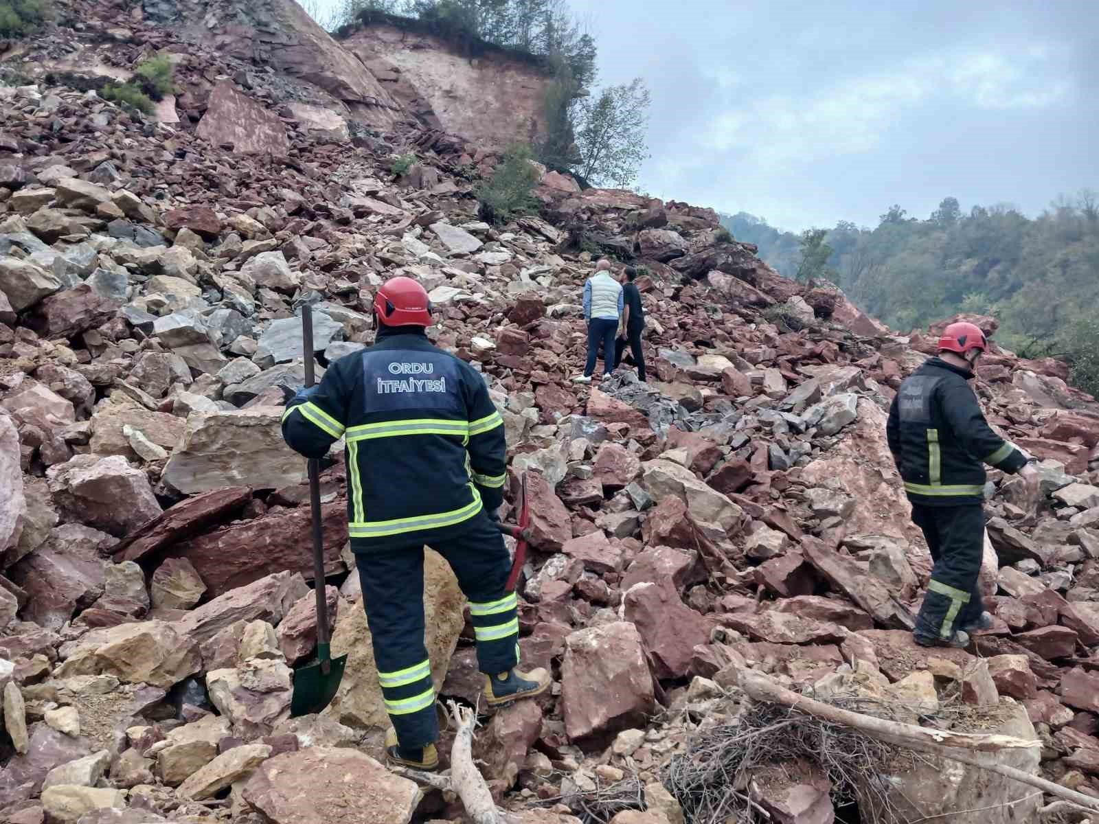 orduda-tas-ocaginda-gocuk-2-kisi-enkaz-altinda-kaldi