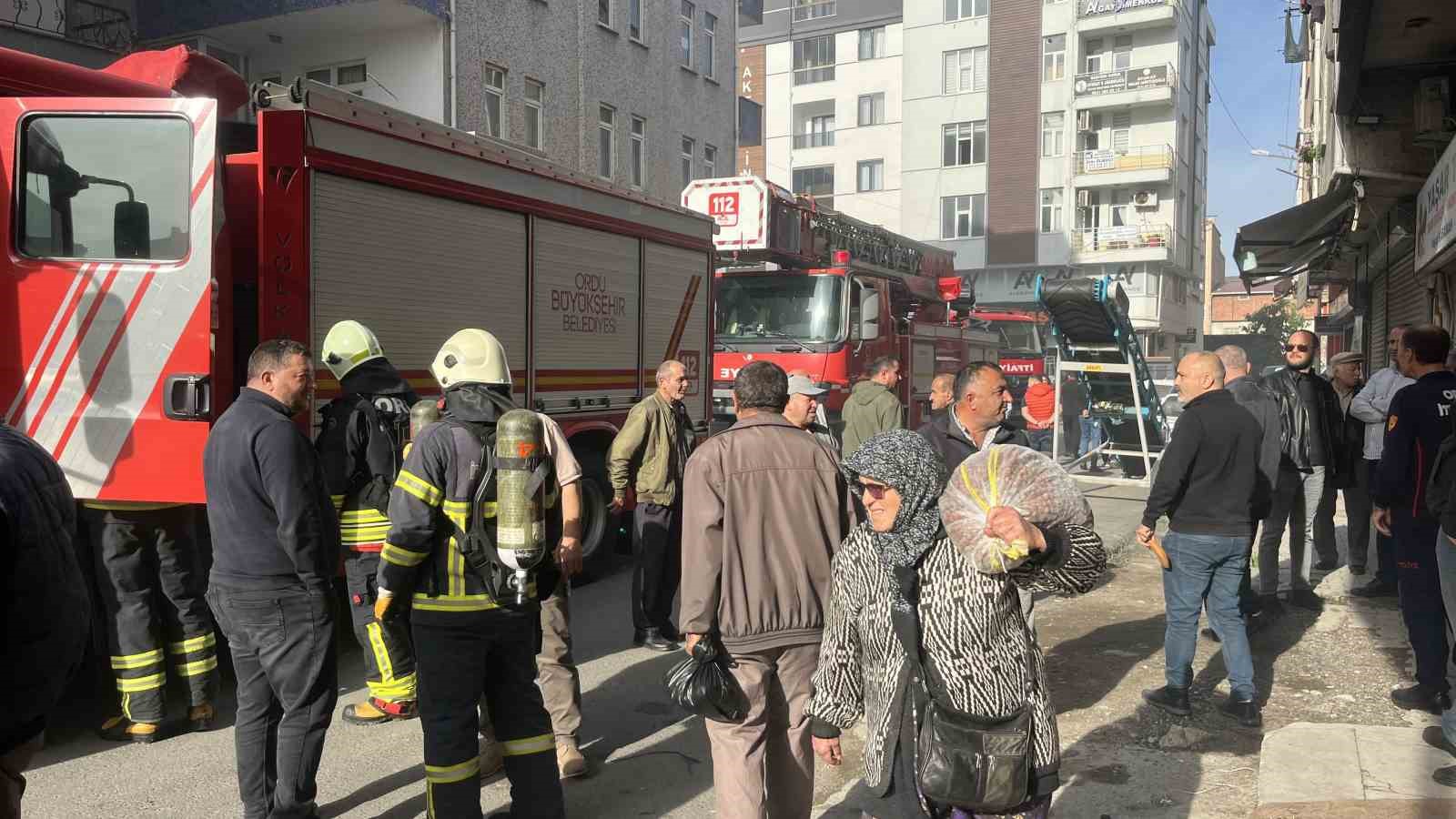 orduda-yogun-duman-itfaiye-ekiplerini-harekete-gecirdi