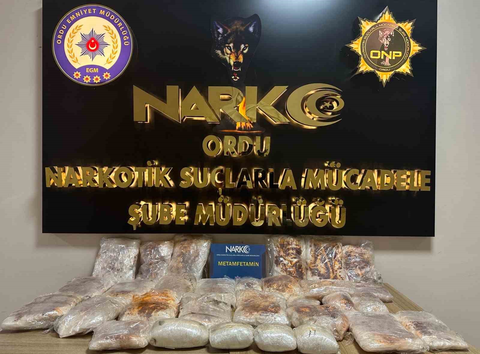 orduda-zehir-tacirlerine-buyuk-darbe-25-kilo-200-gram-metamfetamin-ele-gecirildi