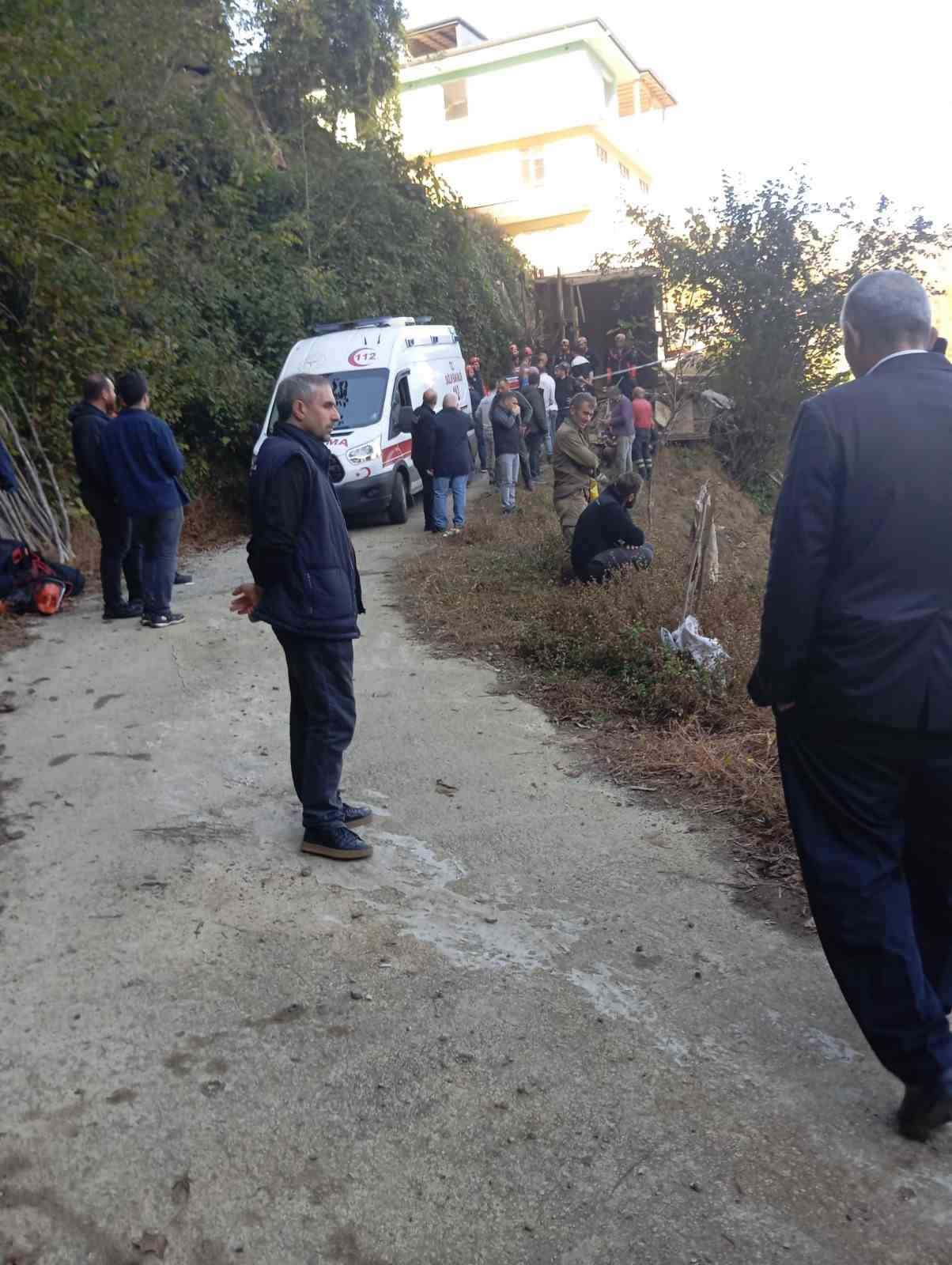 rizede-ahsap-yapi-coktu-1-olu-2-yarali