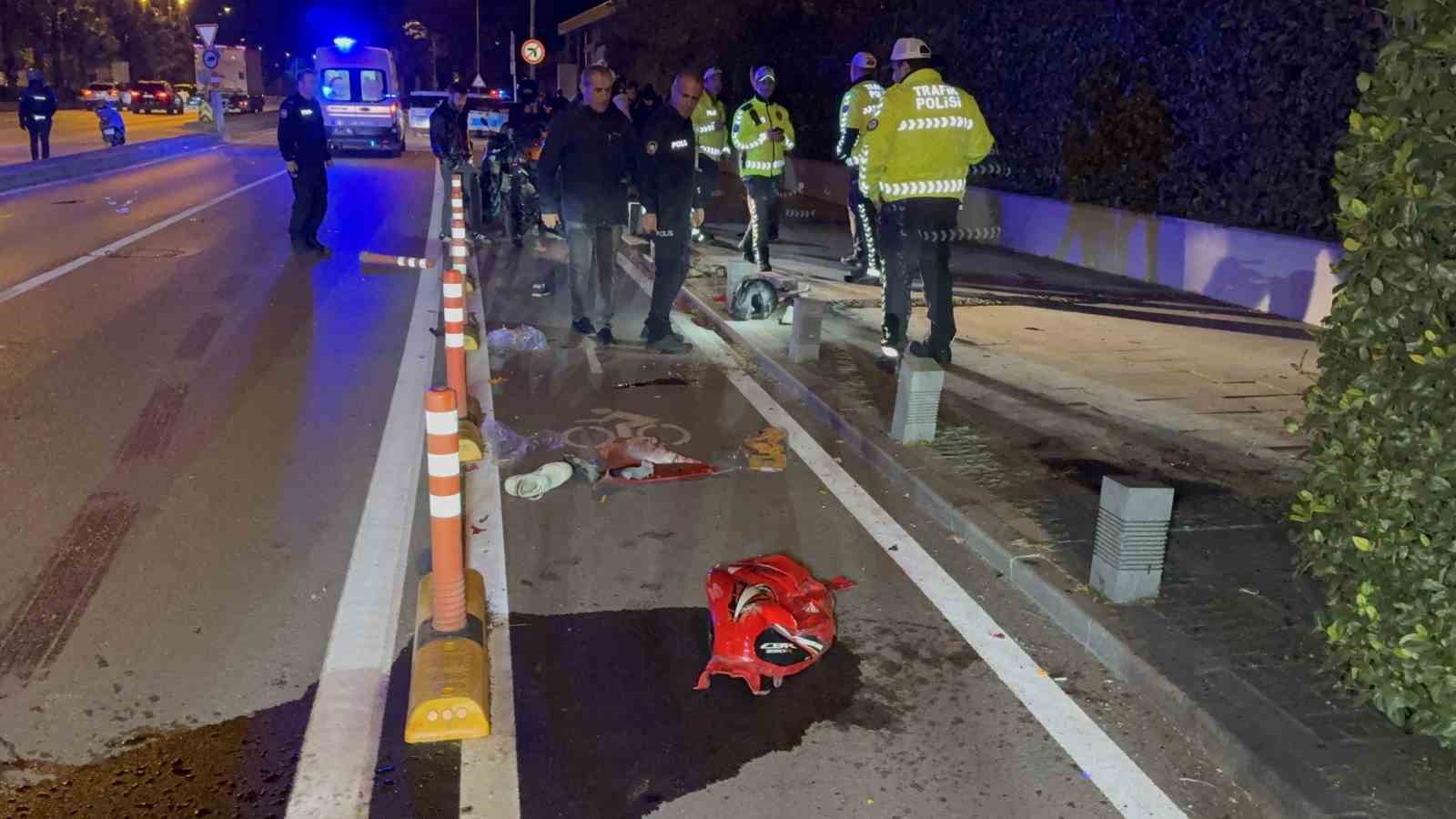 samsunda-motosiklet-yayaya-carpti-3-kisi-agir-yaralandi