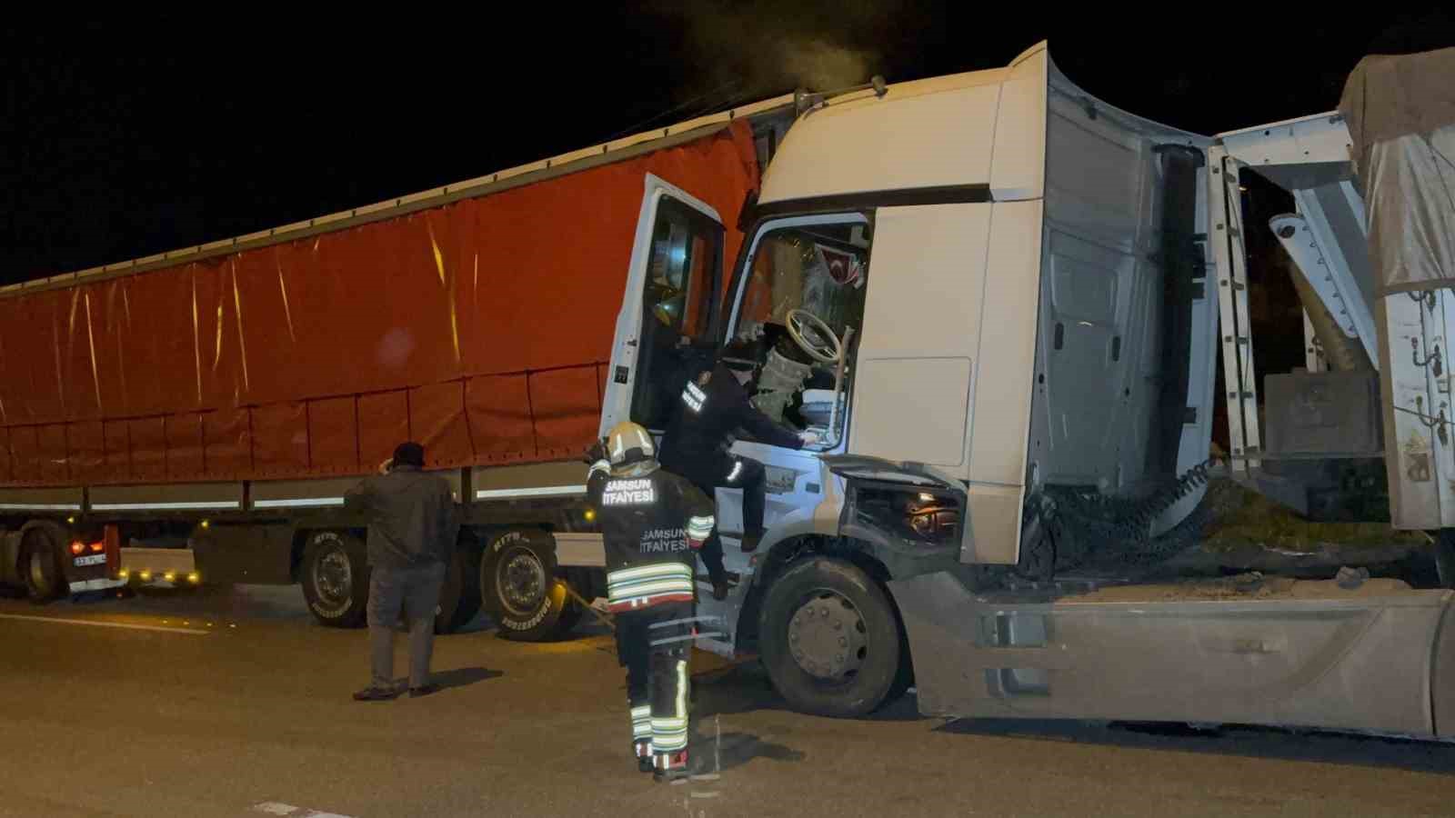 samsunda-tirlar-carpisti-1-yarali