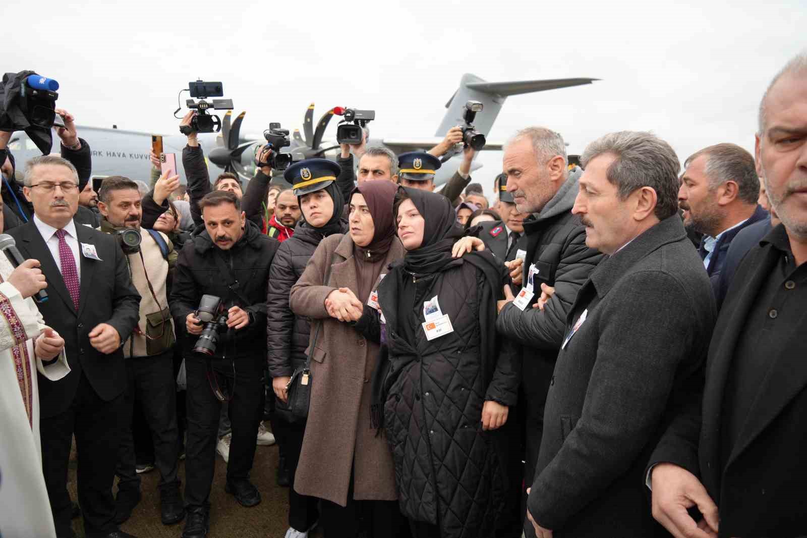 sehit-altiokun-cenazesi-samsuna-getirildi