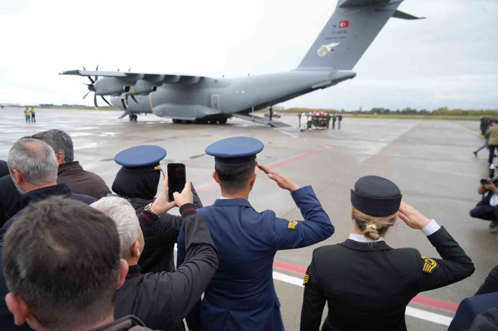 sehit-altiokun-cenazesi-samsuna-getirildi