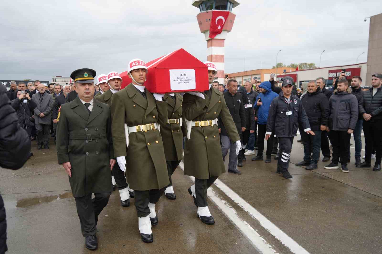 sehit-altiokun-cenazesi-samsuna-getirildi