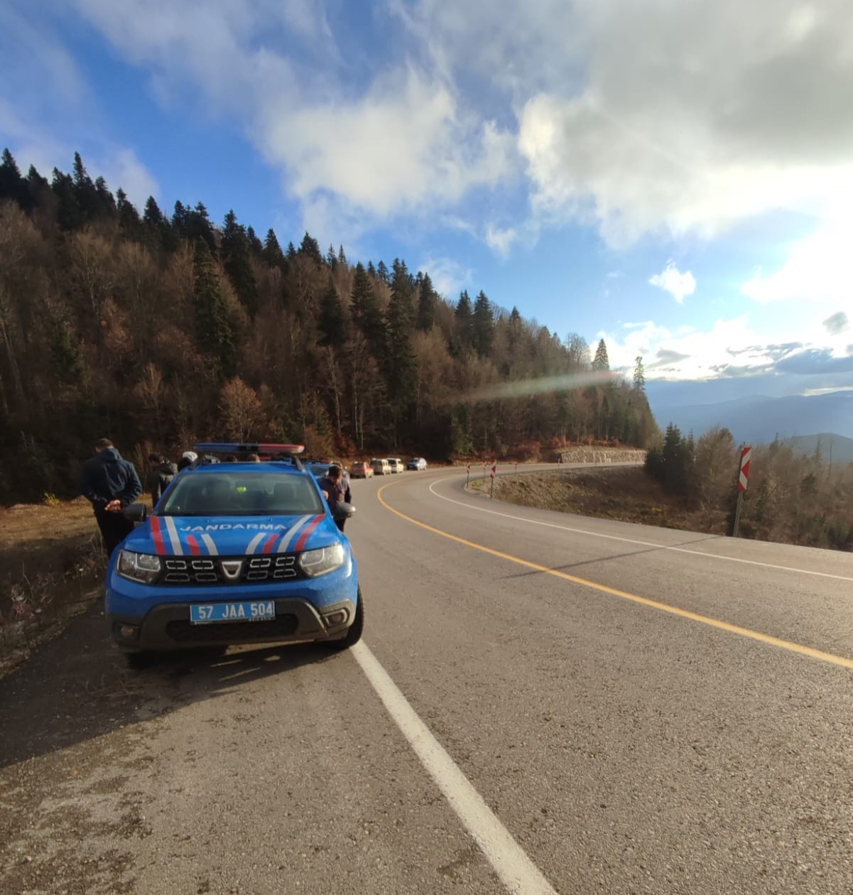 sinopta-kontrolden-cikan-otomobil-ucuruma-yuvarlandi-1-olu