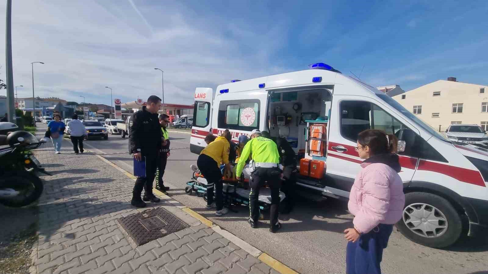 sinopta-motosiklet-devrildi-1-yarali