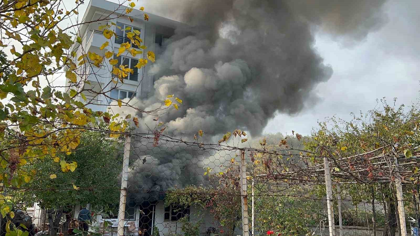 sominenin-bacasindan-cikan-kivilcim-evi-yakti