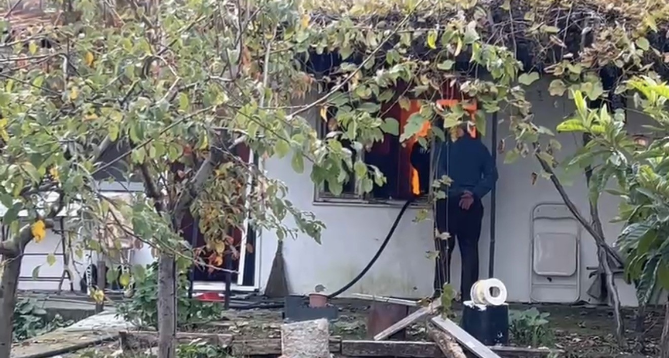 sominenin-bacasindan-cikan-kivilcim-evi-yakti