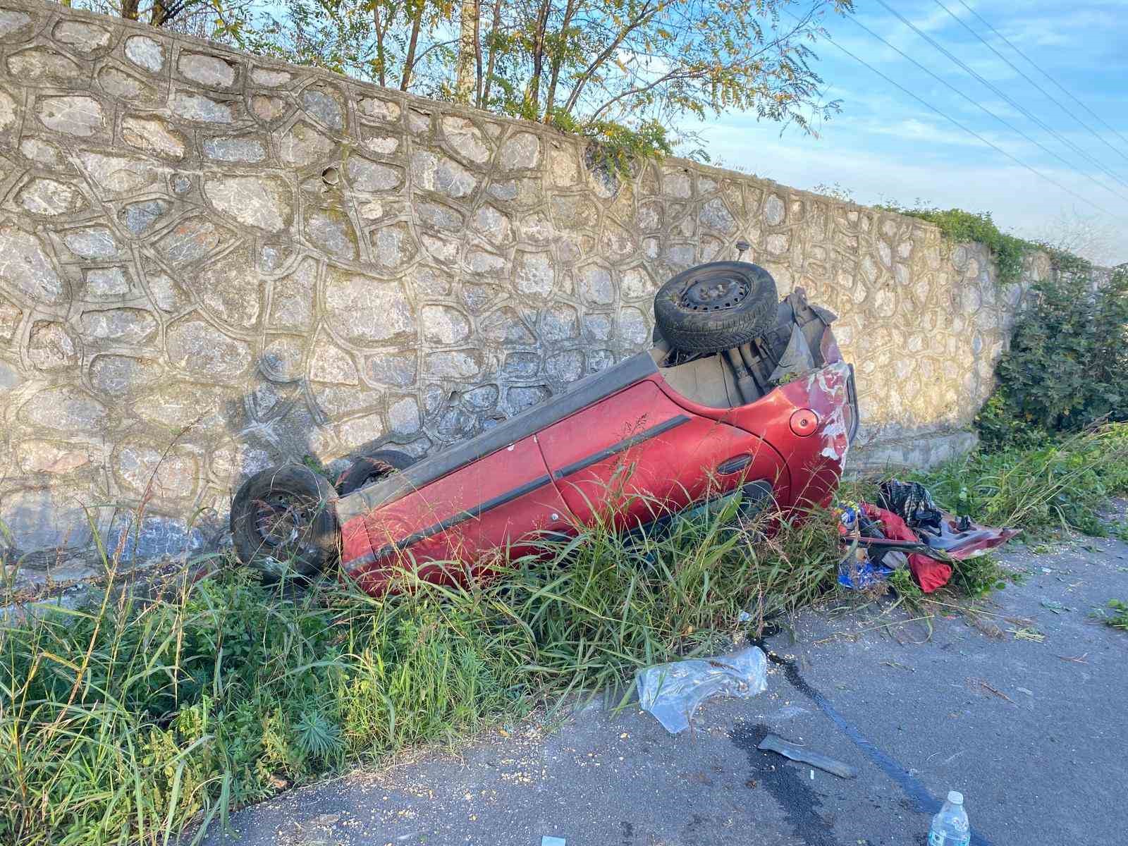 takla-atan-otomobilde-2-kisi-yaralandi